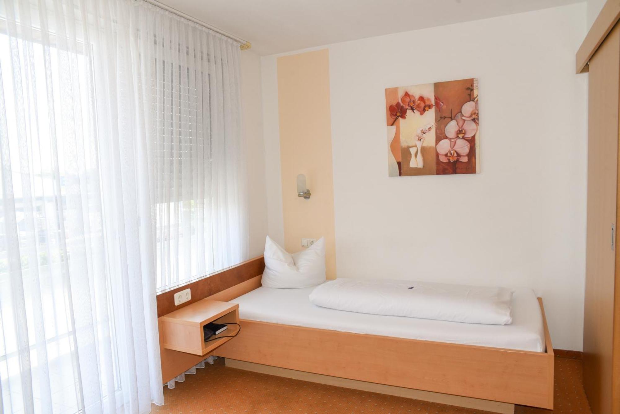 Hotel Nuernberger Hof Neumarkt in der Oberpfalz Ngoại thất bức ảnh