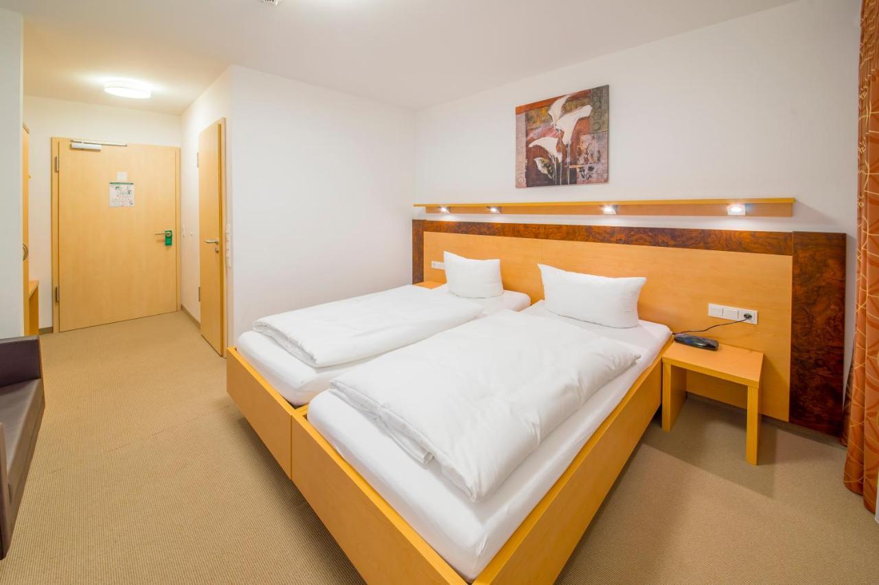 Hotel Nuernberger Hof Neumarkt in der Oberpfalz Ngoại thất bức ảnh
